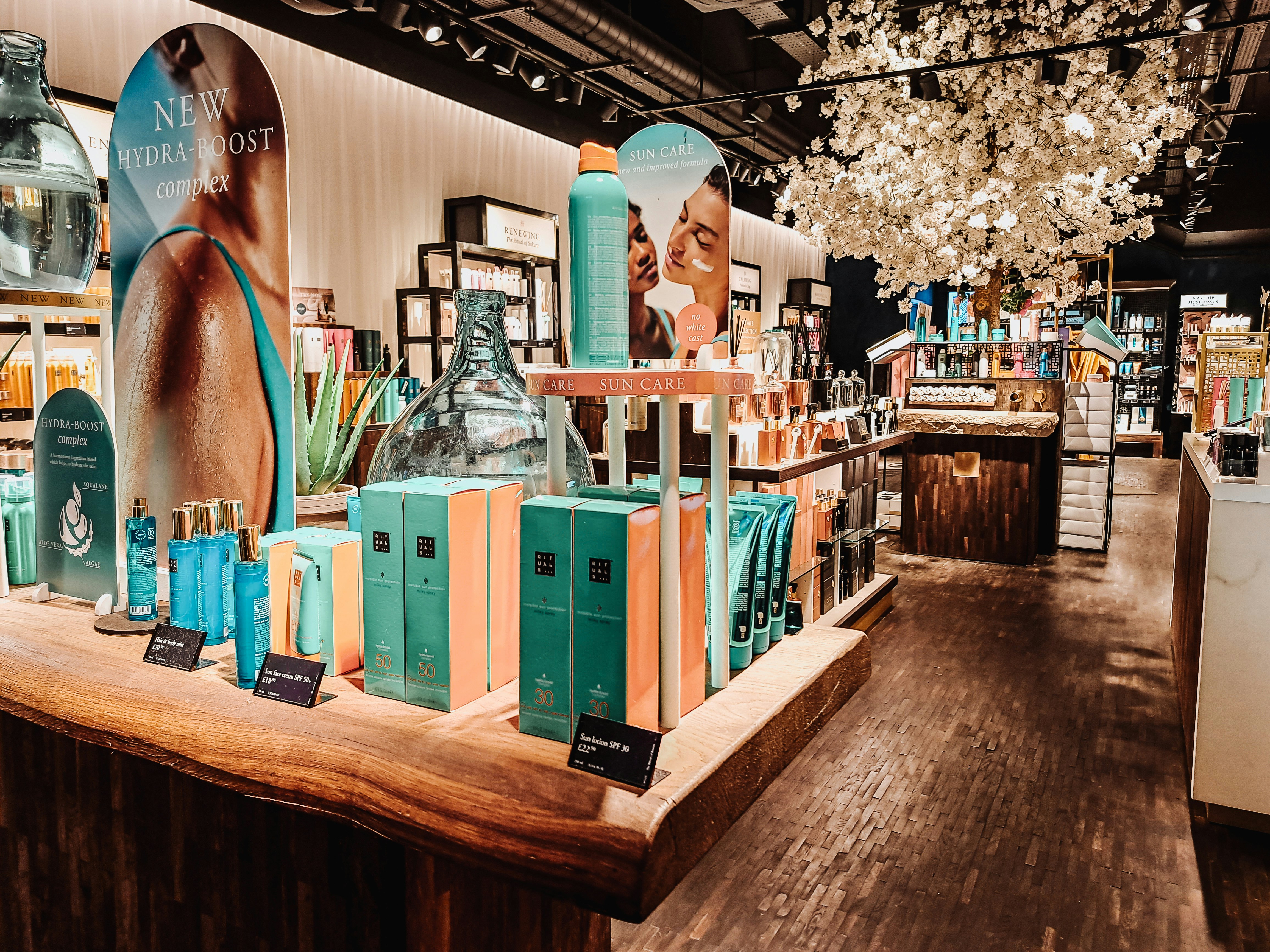 Cosmetic and Accessories Store